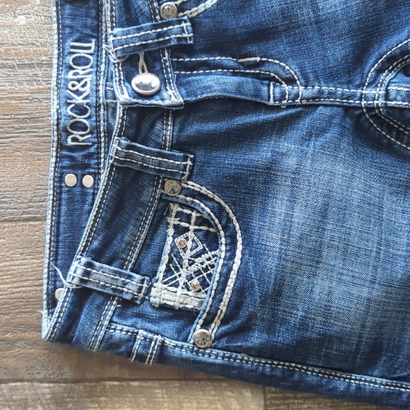 ROCK & ROLL Cowgirl "Rival Low Rise" Bootcut blingy rodeo jeans sz 24x32L euc - Picture 5 of 15